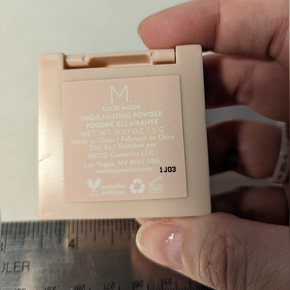 MOTD Highlighting powder in Lucid Moon - Picture 3 of 3